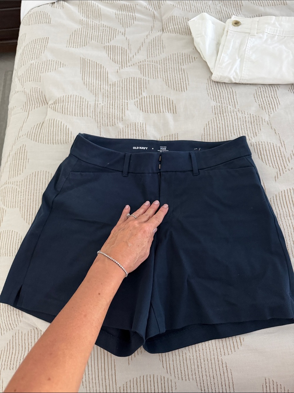 Old Navy Navy Women's Tailored Dress Shorts